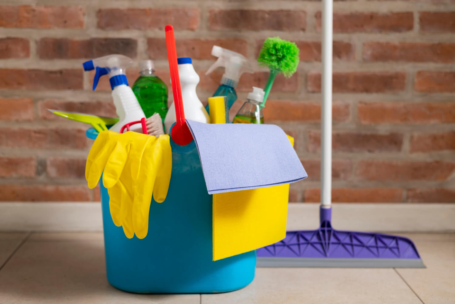 Essential Window Cleaning Materials Every Adelaide Cleaning Contractor Should Have in 2025