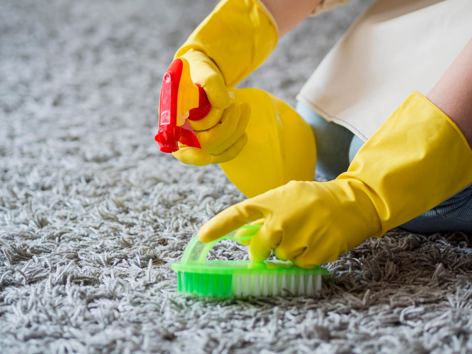 High-pH vs. Low-pH Carpet Cleaning Chemicals: When to Use Each Type